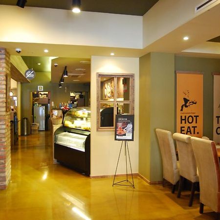 Arirang Tourist Hotel ชางวอน ภายนอก รูปภาพ