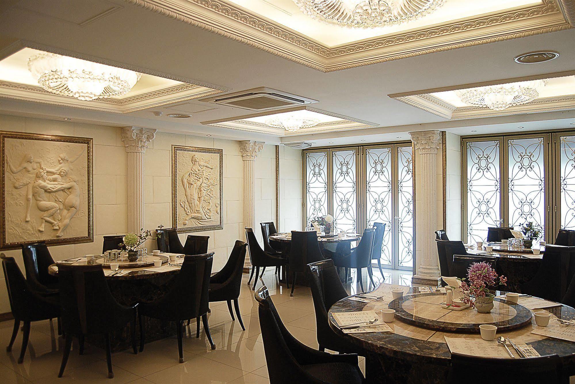 Arirang Tourist Hotel ชางวอน ภายนอก รูปภาพ
